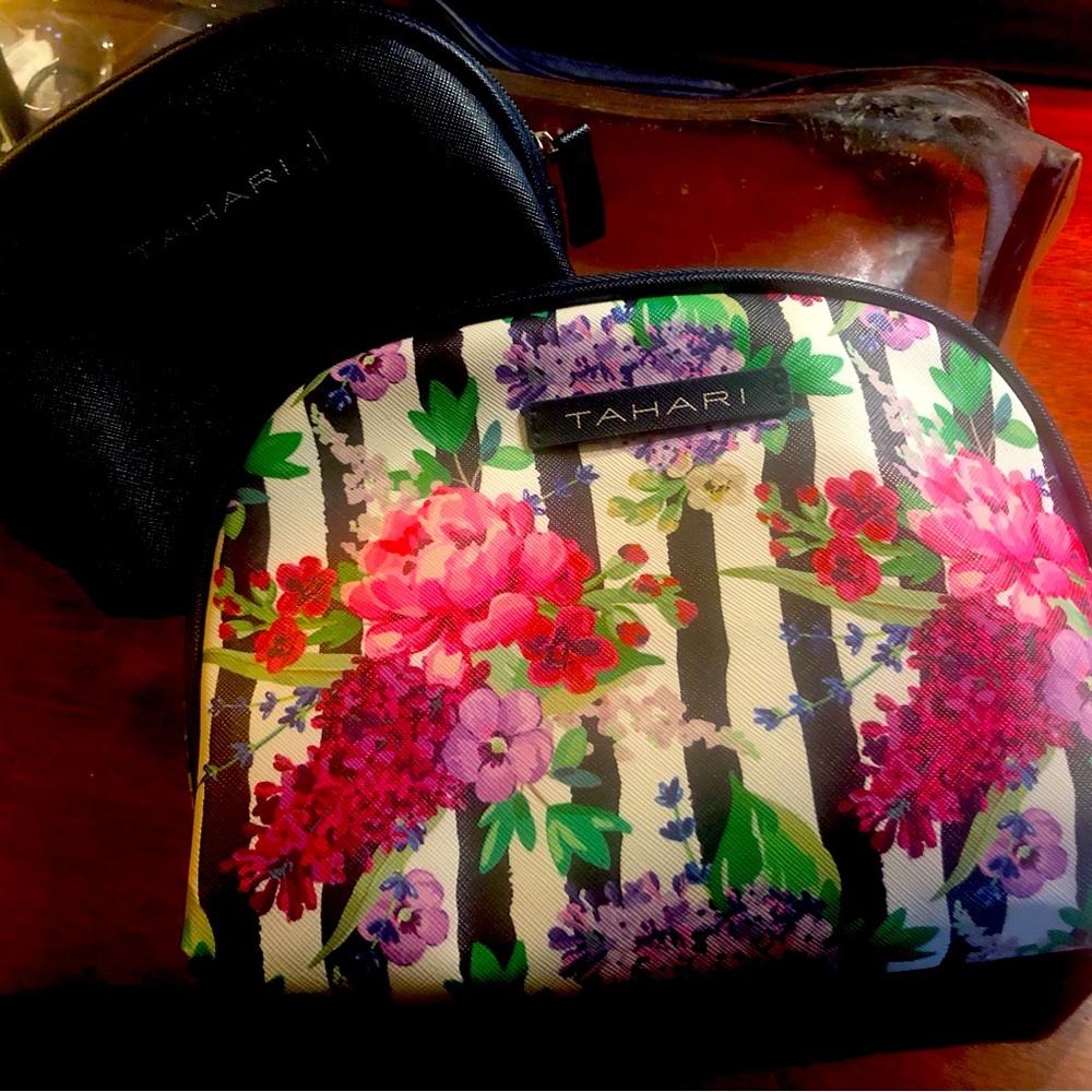 Tahari 3 pc travel toiletries set of three bags